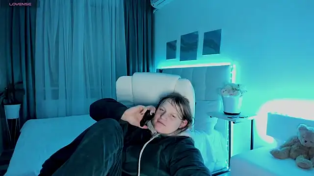 Kathlyn  Heath online show from February 24, 2025, 6:36 pm