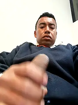 Diego leon27 online show from February 22, 2026, 5:51 am