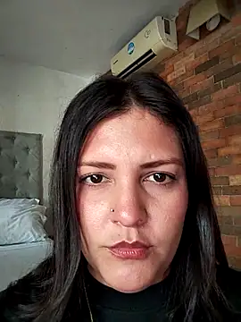 Mia Hampton online show from October 4, 2025, 6:39 pm