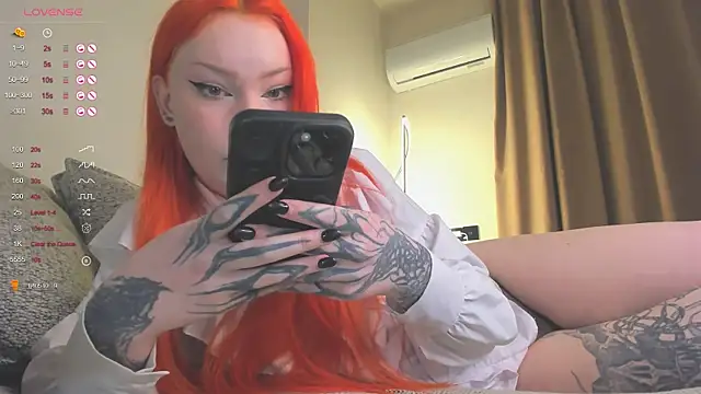 KahasaniTS online show from December 15, 2025, 4:33 pm