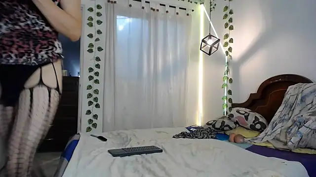 ivonne  hott1 online show from February 21, 2026, 6:20 pm