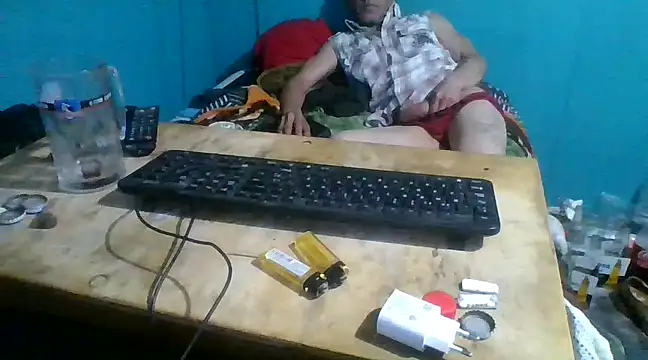 Snapshot of malekon76 chatting on December 22, 2024, 9:11 am malekon76 online show from December 22, 2024, 9:11 am