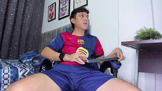 The skinnyguys online show from November 11, 2025, 10:43 pm