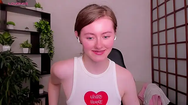 KateCuddle online show from June 26, 2026, 2:38 am