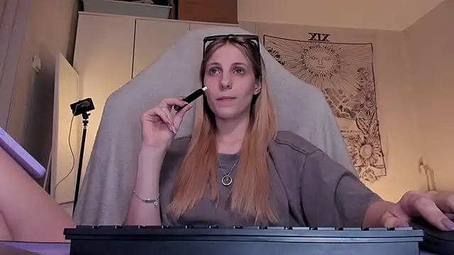 Snapshot of Anna_Fink chatting on March 26, 2026, 8:14 pm Anna Fink online show from March 26, 2026, 8:14 pm