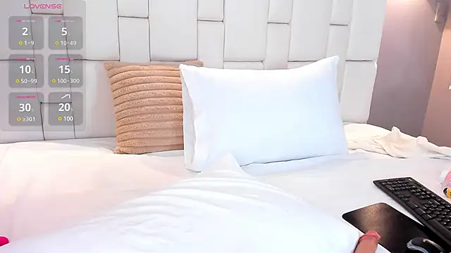 Snapshot of ValeriaGarcia chatting on December 18, 2024, 12:18 pm ValeriaGarcia online show from December 18, 2024, 12:18 pm