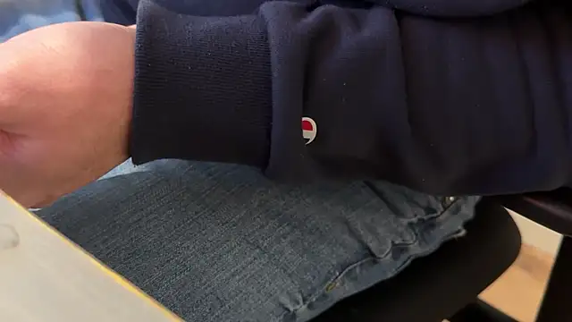 rickyi2023 online show from February 6, 2026, 3:37 pm