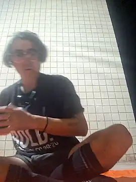 Snapshot of shaved chatting on November 26, 2025, 6:58 am shaved online show from November 26, 2025, 6:58 am