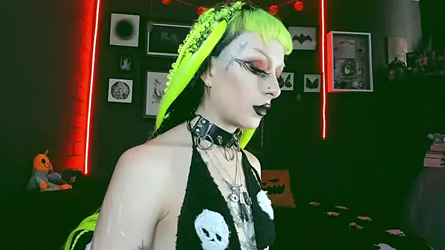 insania 9999  online show from February 4, 2025, 4:50 pm