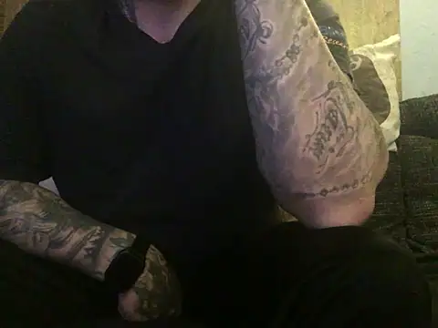 Snapshot of steveindahouse chatting on March 11, 2025, 4:32 am steveindahouse online show from March 11, 2025, 4:32 am