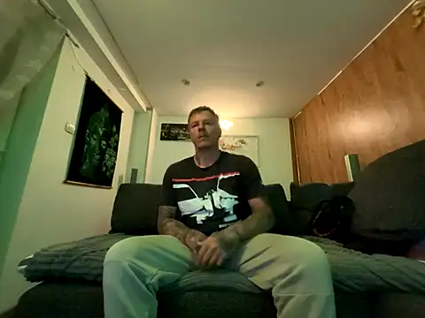 Snapshot of steveindahouse chatting on September 22, 2025, 5:42 am steveindahouse online show from September 22, 2025, 5:42 am