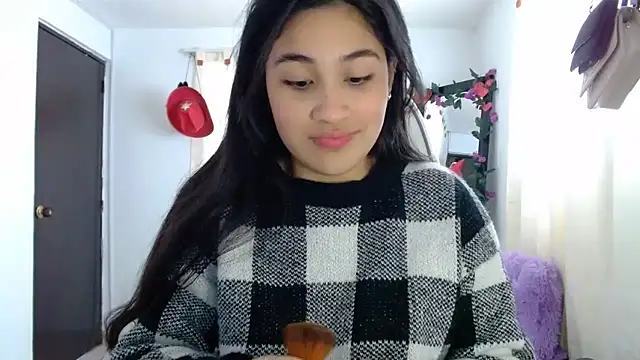 Snapshot of InocentHeaven1 chatting on February 19, 2025, 12:44 pm InocentHeaven1 online show from February 19, 2025, 12:44 pm