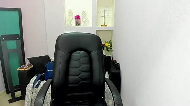 Persephoni online show from March 29, 2026, 5:51 am