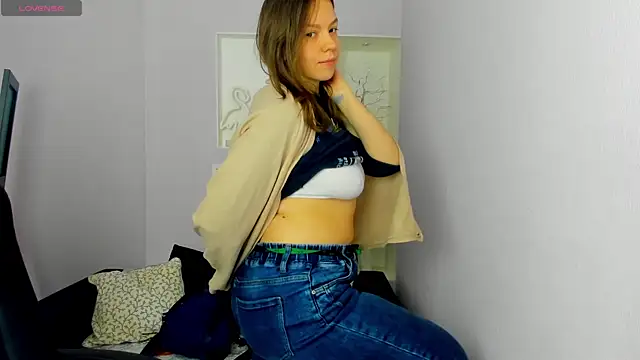 Snapshot of Persephoni chatting on April 25, 2026, 10:40 am Persephoni online show from April 25, 2026, 10:40 am
