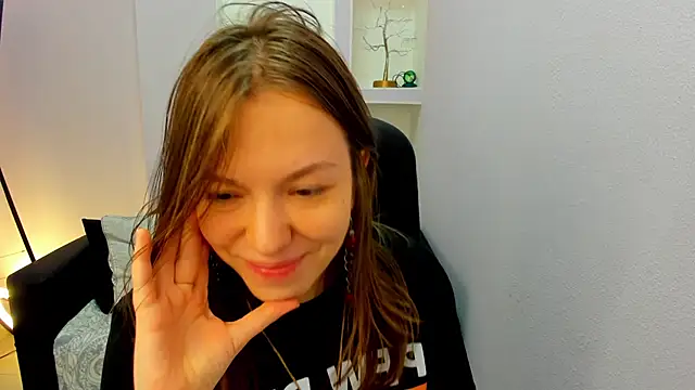 Snapshot of Persephoni chatting on April 29, 2026, 10:19 am Persephoni online show from April 29, 2026, 10:19 am