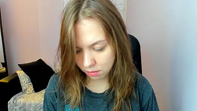 Snapshot of Persephoni chatting on May 17, 2026, 10:44 am Persephoni online show from May 17, 2026, 10:44 am