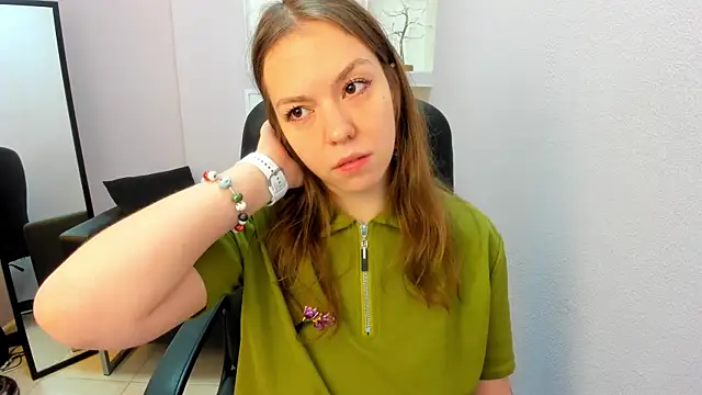 Snapshot of Persephoni chatting on July 25, 2026, 6:11 am Persephoni online show from July 25, 2026, 6:11 am