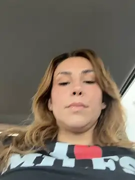 LeaGambit   online show from April 16, 2026, 10:56 pm