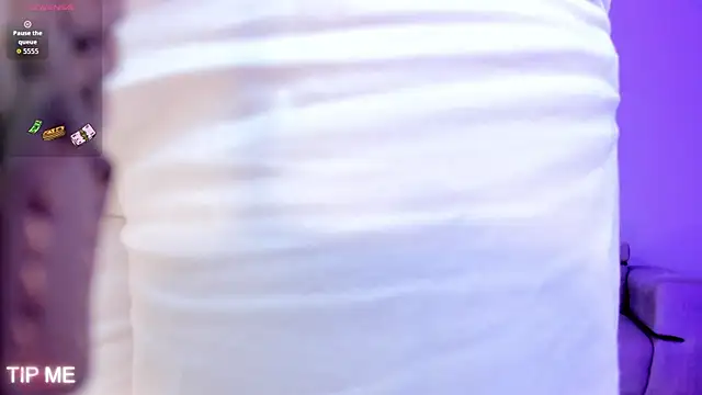 Snapshot of SophieBarnett chatting on April 22, 2026, 12:46 am SophieBarnett online show from April 22, 2026, 12:46 am