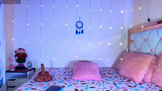 Julieth Rossi online show from January 24, 2025, 4:05 am