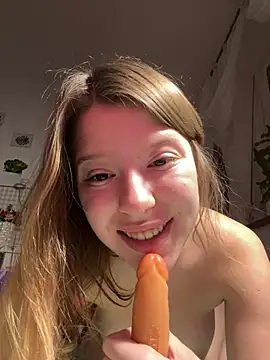 Snapshot of kimczii chatting on February 17, 2026, 7:27 am kimczii online show from February 17, 2026, 7:27 am