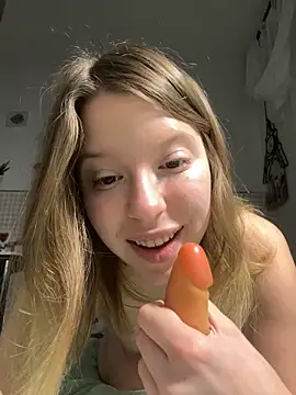 Snapshot of kimczii chatting on March 11, 2026, 7:14 am kimczii online show from March 11, 2026, 7:14 am