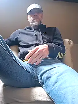 eddouxxx78 online show from April 13, 2026, 9:26 am