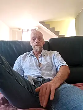 eddouxxx78 online show from May 30, 2026, 7:38 am