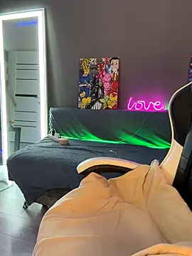 Snapshot of julia_fly chatting on October 6, 2025, 10:12 am julia fly online show from October 6, 2025, 10:12 am