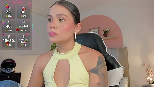 Snapshot of dominique25_ chatting on September 13, 2025, 2:22 am dominique25 online show from September 13, 2025, 2:22 am