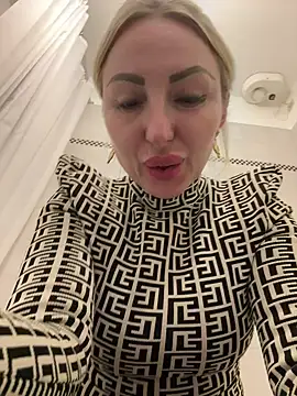 Snapshot of Allys chatting on March 19, 2025, 5:50 pm Allys online show from March 19, 2025, 5:50 pm