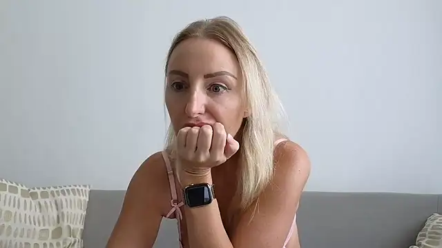 Snapshot of Allys chatting on October 10, 2025, 5:06 am Allys online show from October 10, 2025, 5:06 am