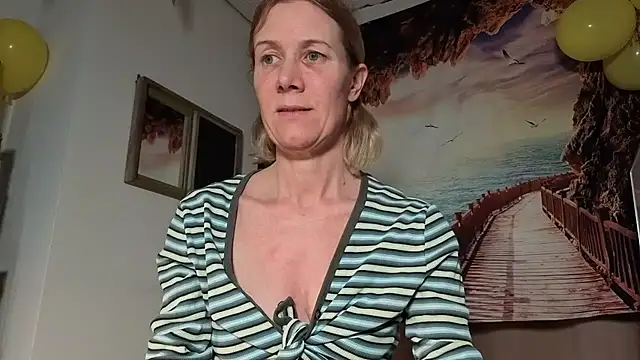 Snapshot of Lola_Belgium chatting on April 29, 2026, 5:30 pm Lola Belgium online show from April 29, 2026, 5:30 pm