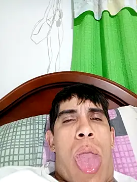 Snapshot of LarryCapija chatting on October 23, 2025, 4:23 am LarryCapija online show from October 23, 2025, 4:23 am