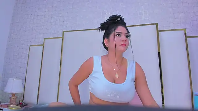 paola rodriguez online show from October 17, 2025, 11:24 am