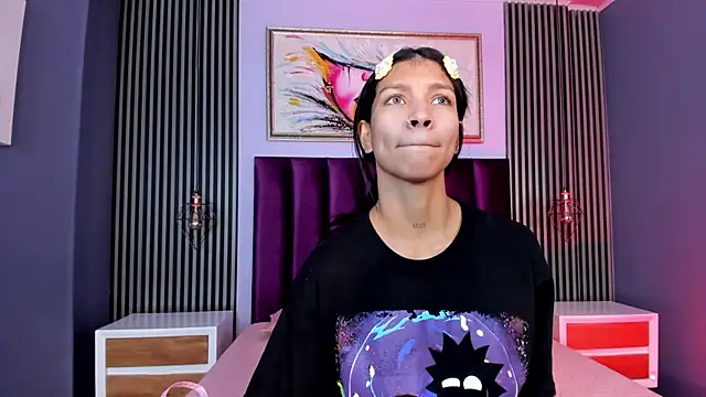 LauraAristizabal online show from March 12, 2025, 12:47 pm