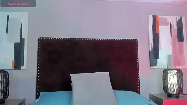 LauraAristizabal online show from March 13, 2025, 1:07 pm