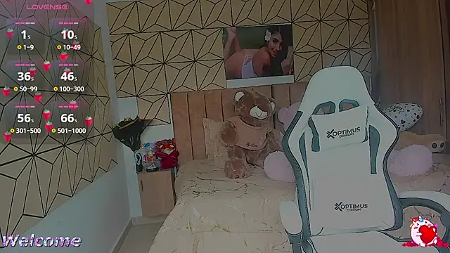 vane lopez  online show from October 9, 2025, 6:28 pm