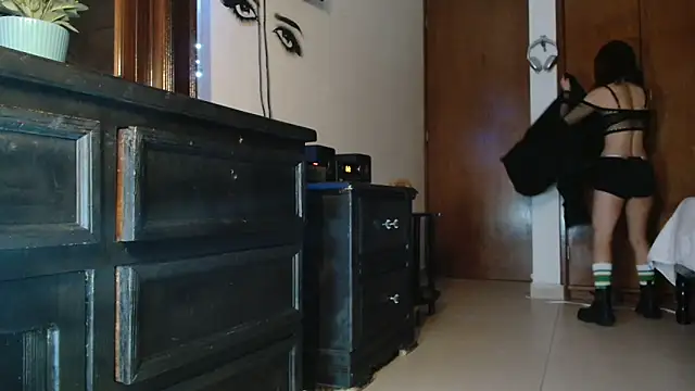 Snapshot of MINI_Petite chatting on March 29, 2026, 11:27 pm MINI Petite online show from March 29, 2026, 11:27 pm