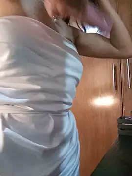 MINI Petite online show from May 27, 2026, 5:21 pm
