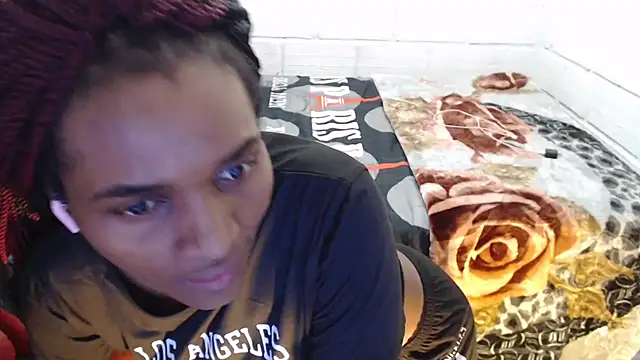 sexyjustin202 online show from May 13, 2026, 2:31 am