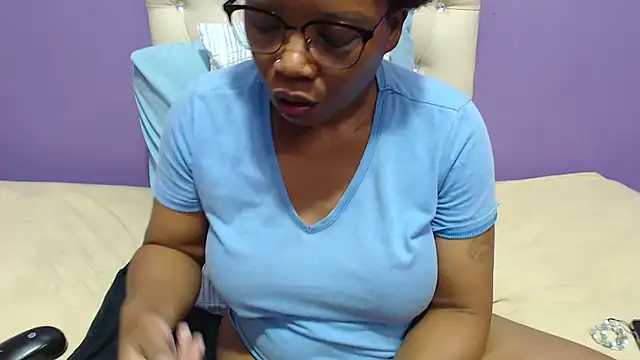 PeachAss4UU online show from February 15, 2025, 3:28 pm