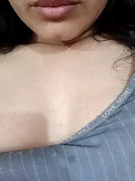 Snapshot of CuteSarikaLIVE chatting on March 7, 2025, 11:18 am CuteSarikaLIVE online show from March 7, 2025, 11:18 am