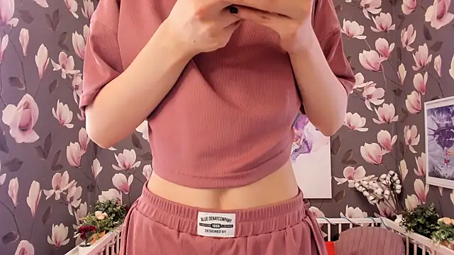 MelaniGrand online show from February 19, 2025, 3:49 pm