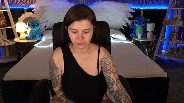 AmellyMilly online show from November 12, 2025, 1:44 pm