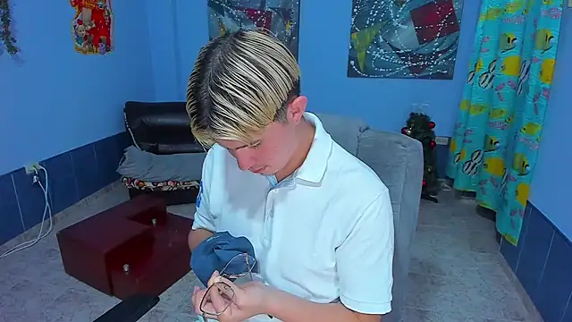 patrik 027 online show from December 5, 2025, 6:11 am