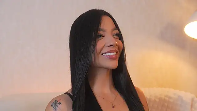 sarah hiill online show from November 26, 2025, 10:00 pm