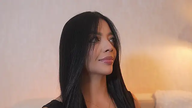 sarah hiill online show from November 28, 2025, 10:01 pm