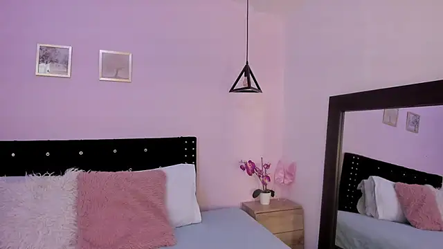 CeliWoods online show from September 11, 2025, 11:21 am