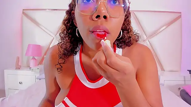 Aisharhodes00 online show from October 28, 2025, 8:22 pm